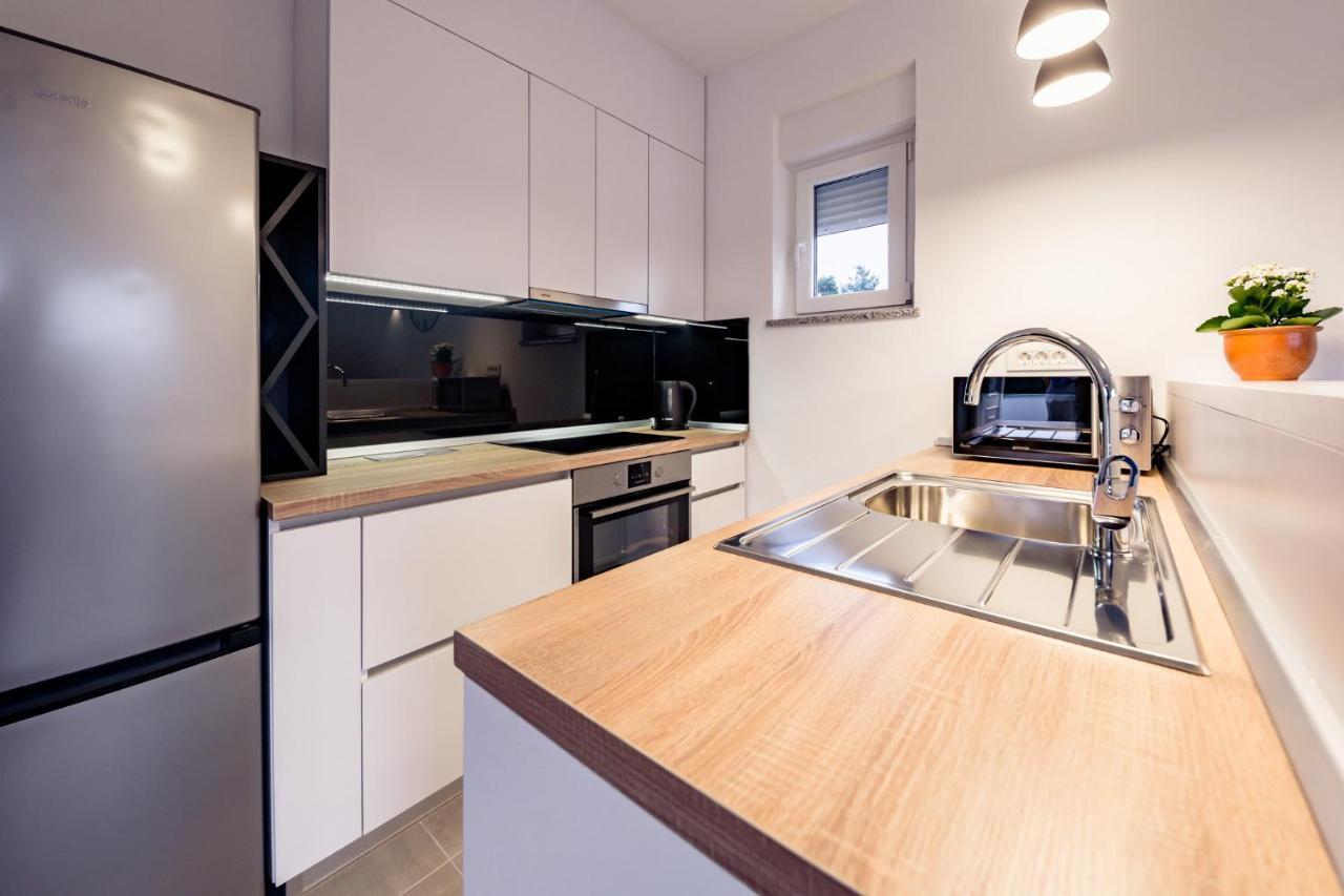Apartmani Villa Zora Lopar Exterior foto